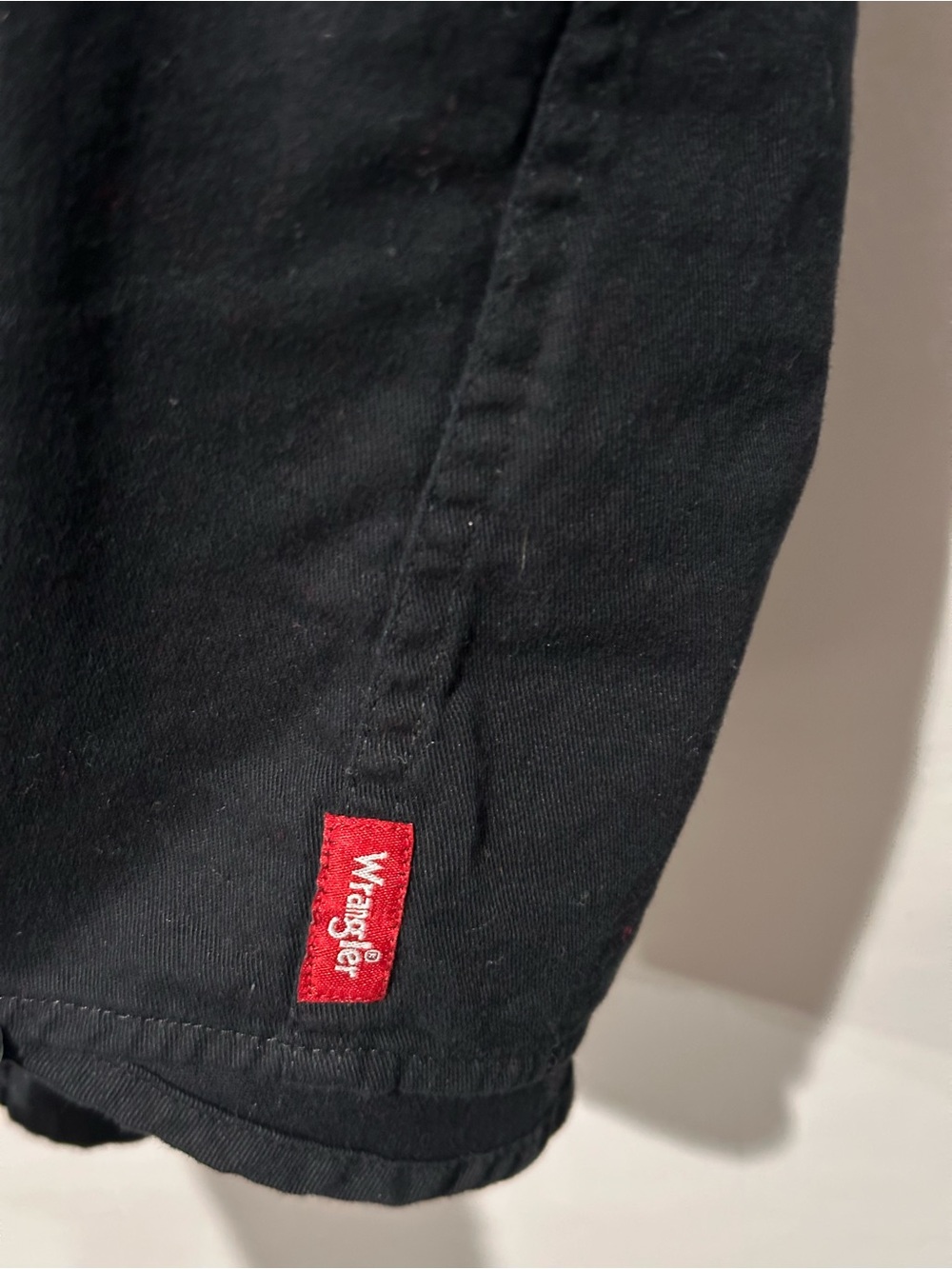 Wrangler Black Short-Sleeve Casual Button-Down Shirt - Picture 4 of 7